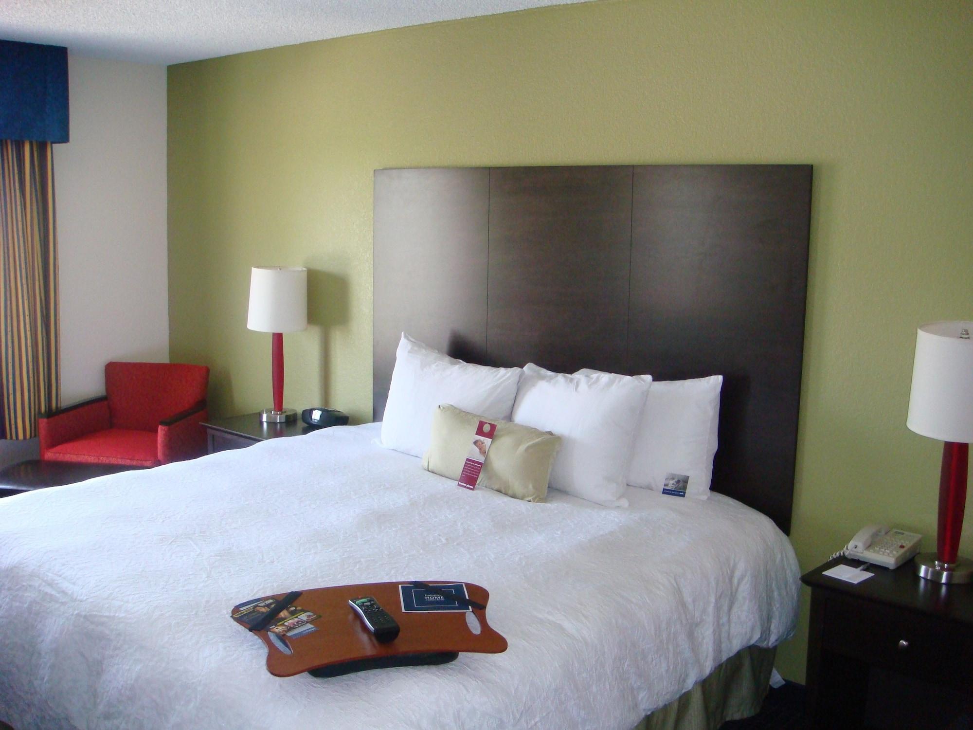 Hampton Inn & Suites Anaheim Garden Grove Værelse billede