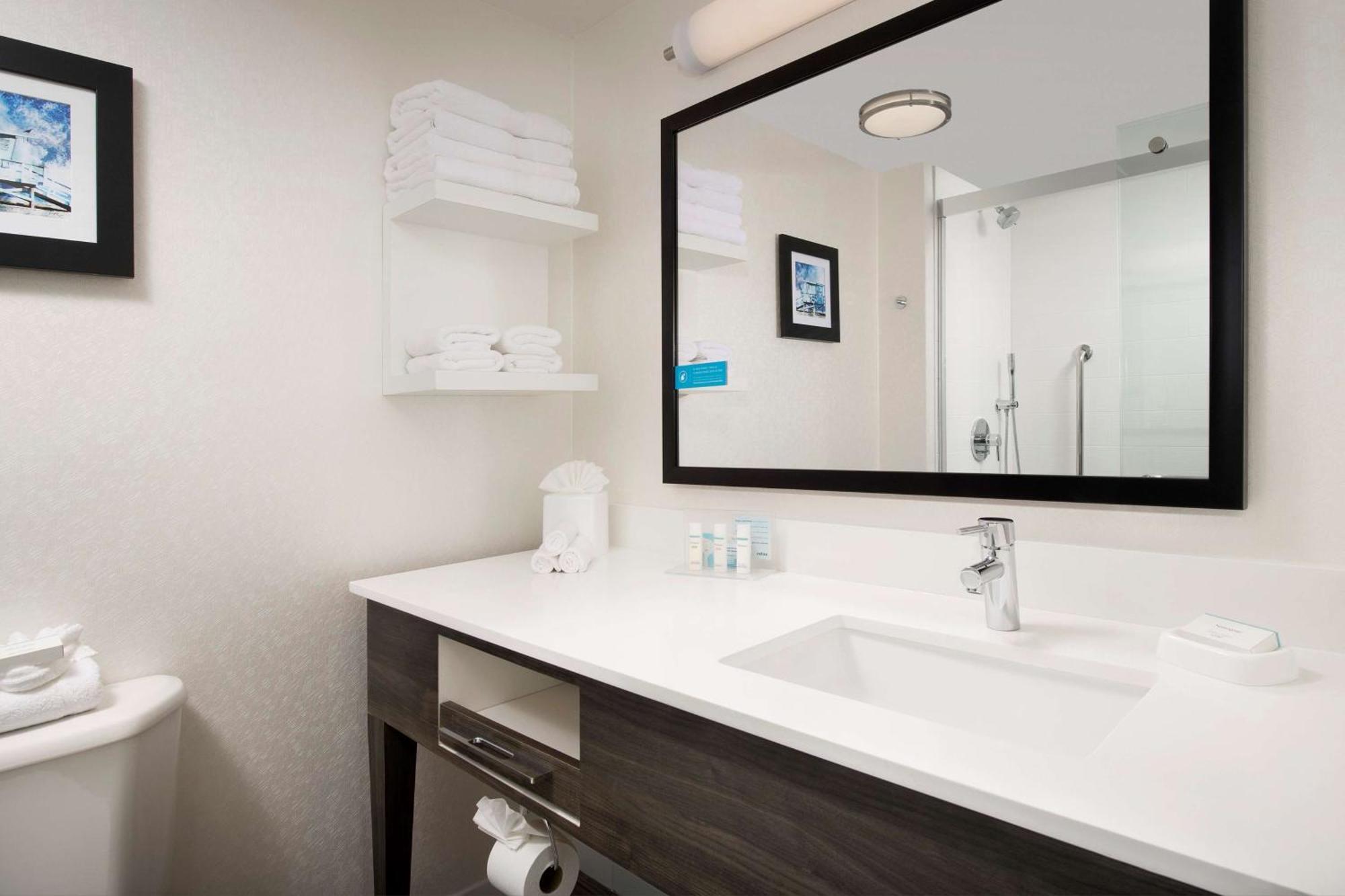 Hampton Inn & Suites Anaheim Garden Grove Eksteriør billede
