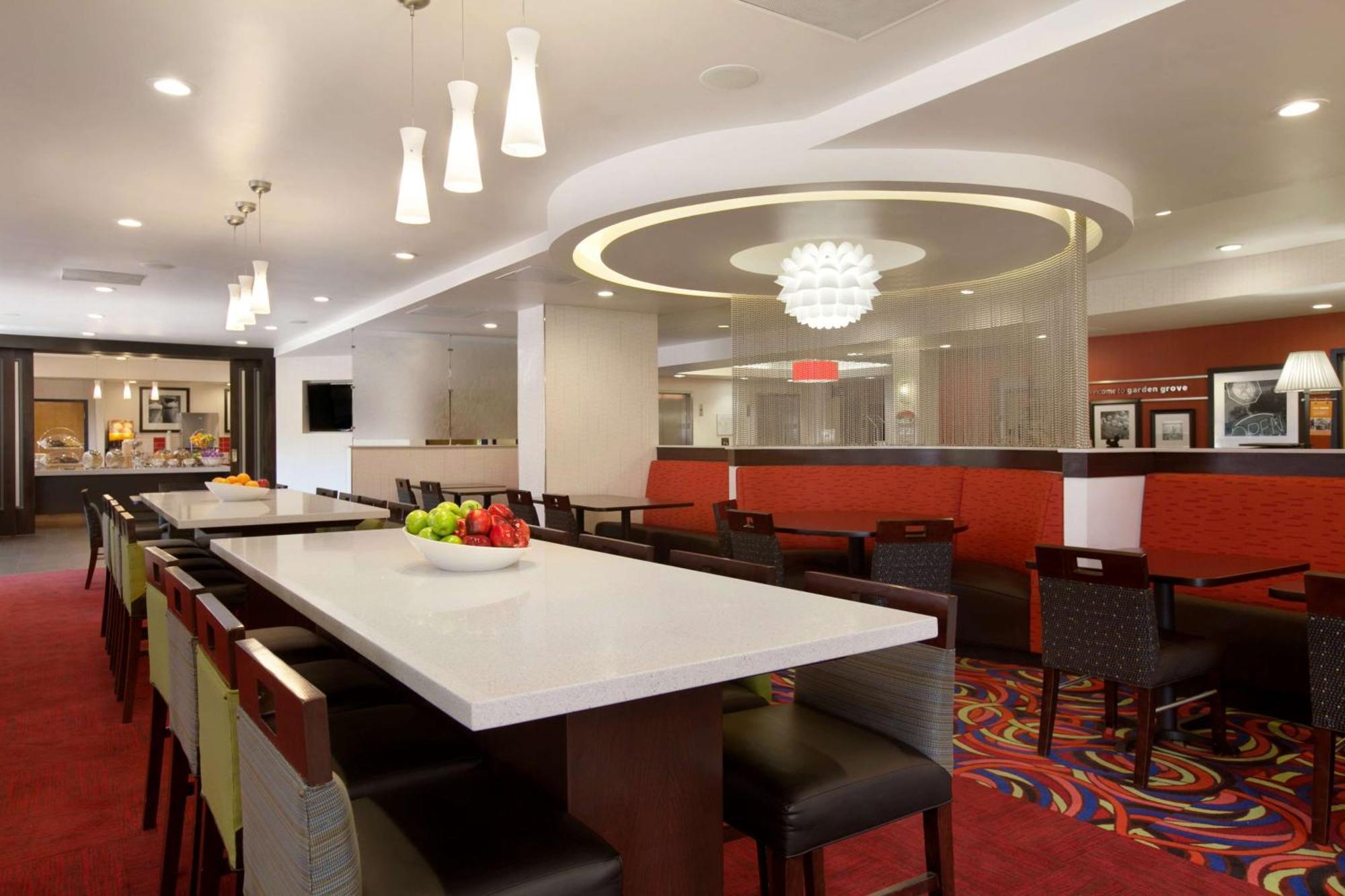 Hampton Inn & Suites Anaheim Garden Grove Eksteriør billede