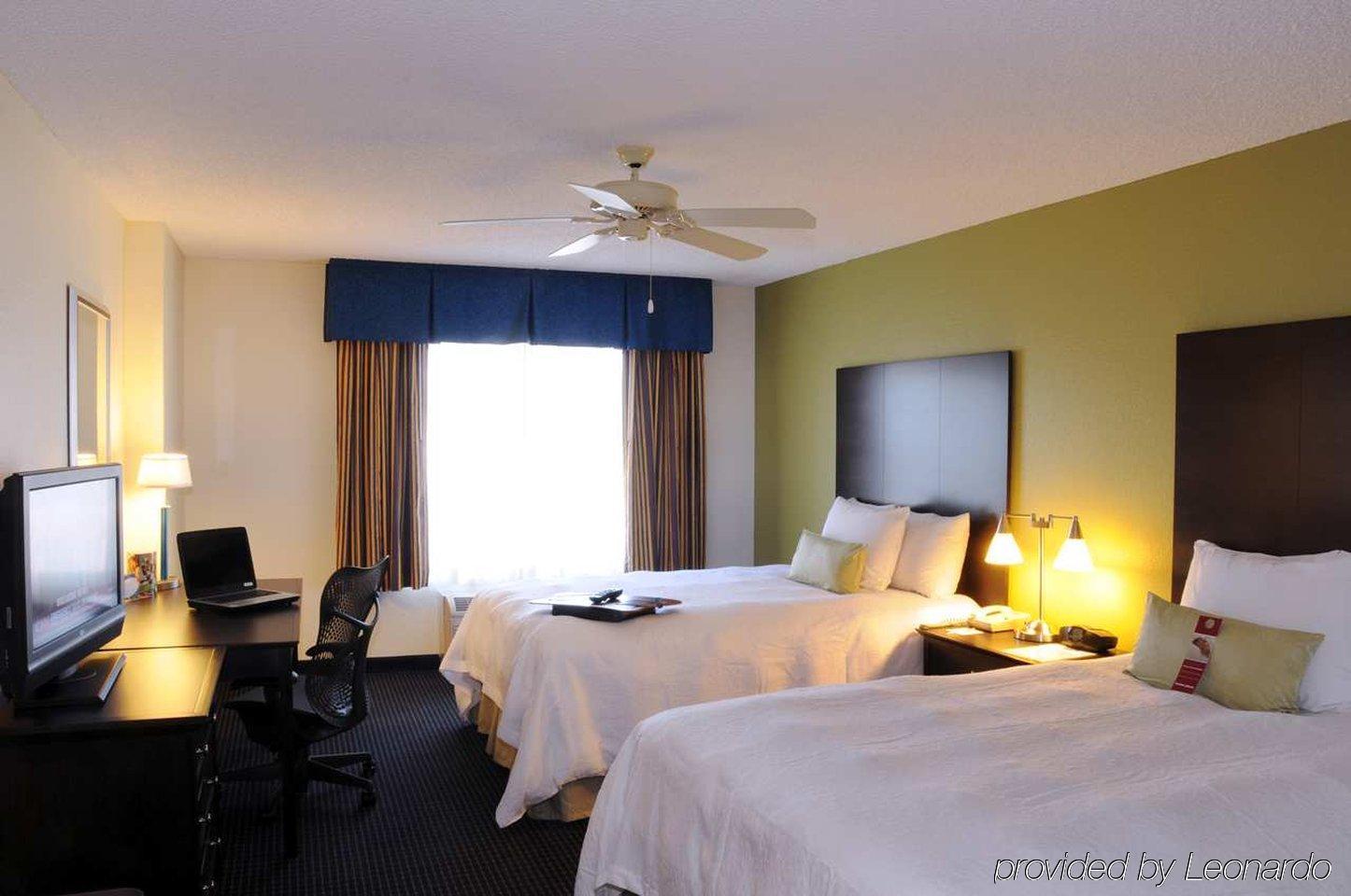 Hampton Inn & Suites Anaheim Garden Grove Værelse billede