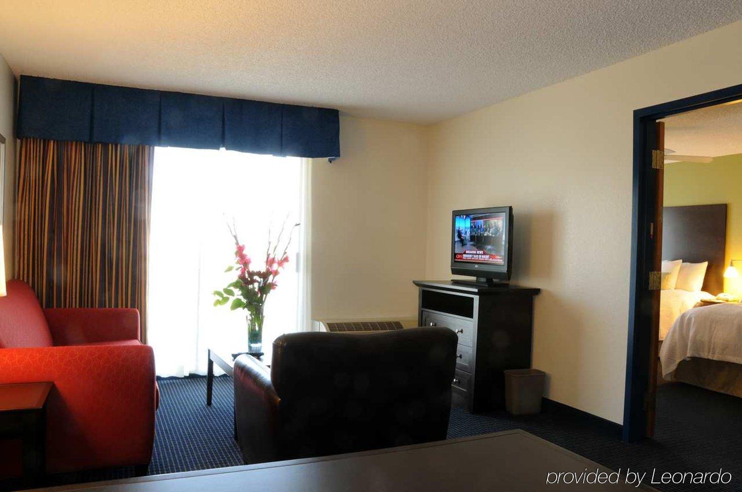 Hampton Inn & Suites Anaheim Garden Grove Værelse billede