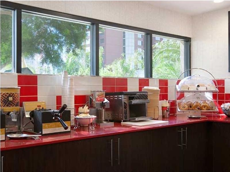 Hampton Inn & Suites Anaheim Garden Grove Eksteriør billede