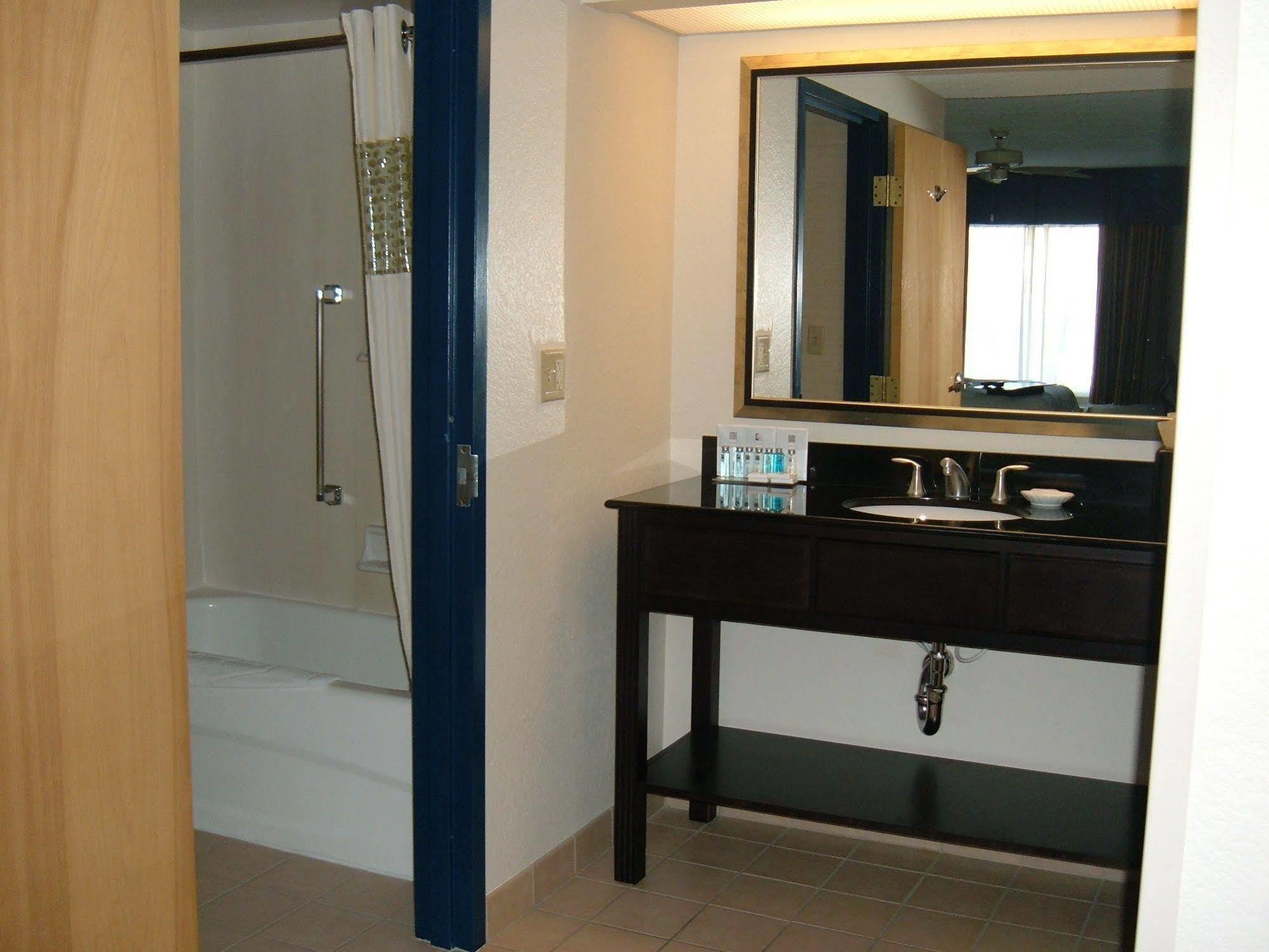 Hampton Inn & Suites Anaheim Garden Grove Eksteriør billede